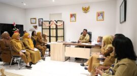 Bidang Ketahanan dan Kesejahteraan Keluarga DPPKB Kota Makassar melakukan Monitoring Evaluasi Program Lorong Pengendali Stunting (LOPIS) di Kantor DPPKB Makassar, Senin (3/11/2025).