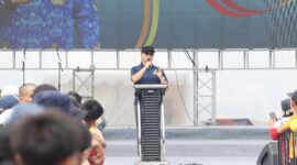 Foto: Ketua Korpri Pusat sekaligus Kepala BKN Prof. Dr. Zudan Arif Fakrulloh dalam rangkaian kegiatan jalan santai