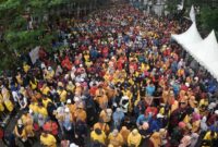 Foto: warga tumpah ruah mengikuti Jalan Sehat semarak HUT ke-418 Kota Makassar