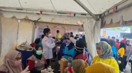 Foto: Dinas Kesehatan Kota Makassar membuka layanan pemeriksaan kesehatan gratis bagi masyarakat di lokasi kegiatan jalan santai