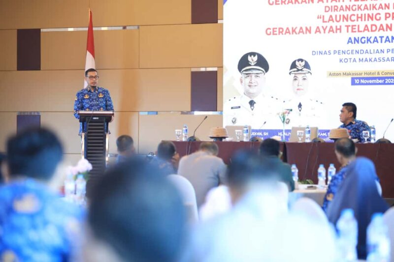 Foto: Sekretaris Daerah (Sekda) Kota Makassar, Andi Zulkifly saat memberikan sambutan dalam kegiatan Sosialisasi dan Launching Gerakan Ayah Teladan Indonesia (GATI) 