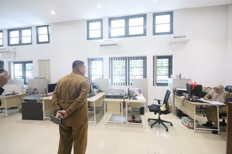 Foto: Tampak ruangan kosong saat Walikota Makassar Munafri Arifuddin melakukak sidak di berbagai OPD