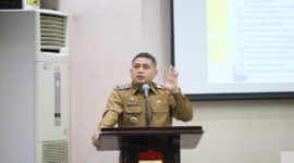 Foto: Wali Kota Makassar, Munafri Arifuddin saat memberikan arahan dalam Rapat koordinasi terkait Pemilihan Ketua RT dan RW Serentak 2025