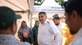 Foto: Wali Kota Makassar, Munafri Arifuddin saat menghadiri kegiatan Gerakan Pangan Murah di Kecamatan Manggala