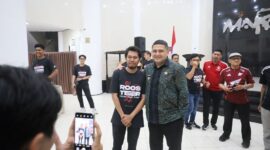 Foto: Wali Kota Makassar, Munafri Arifuddin saat menjamu pelatih baru PSM Makassar, Tomas Trucha