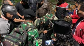 Foto: Tim gabungan TNI-POLRI dalam mengatasi konflik di sapiria