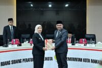 Foto: Wakil Wali Kota Makassar, Aliyah Mustika Ilham bersama wakil ketua DPRD Kota Makassar dalam pengumuman Penyampaian Hasil Pelaksanaan Reses Pertama Masa Persidangan Pertama Tahun Sidang 2025/2026