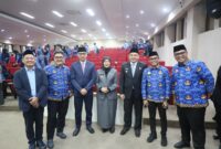 Foto: Pemerintah Kota Makassar bersama jajaran direksi perusda dalam acara pelantikan serta pengambilan sumpah jabatan Pejabat Pimpinan Tinggi Pratama dan Pejabat Administrasi di lingkup Pemkot Makassar