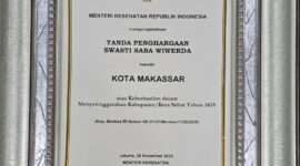 Foto: Piagam penghargaan Kota Makassar dalam ajang SWASTI SABA WIWERDA dari Kementerian Kesehatan RI