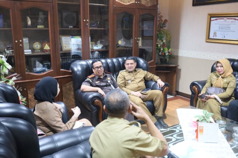 Foto: Wali Kota Makassar Munafri Arifuddin bersama Kepala Kejaksaan Tinggi Sulawesi Selatan, Didik Farkhan Alisyahdi