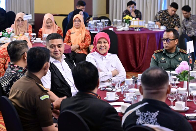 Foto: Walikota Makassar dan Wakil Walikota Makassar dalam kegiatan refleksi akhir tahun DPRD Kota Makassar