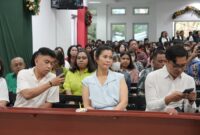 Foto: Suasana khidmat misa malam Natal