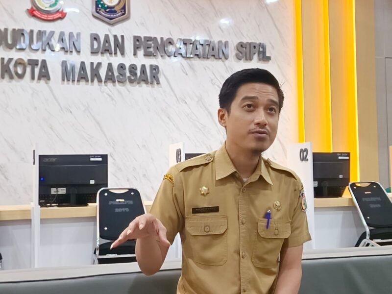 Foto: Kepala Disdukcapil Kota Makassar, Muh Hatim