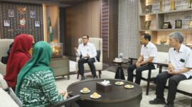 Foto: Wali Kota Makassar, Munafri Arifuddin bersama Plt Kepala Badan Pengawasan dan Pengendalian Mutu Hasil Kelautan dan Perikanan KKP Makassar, Mohammad Zamrud dan rombongan