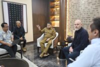 Foto: Wali Kota Makassar, Munafri Arifuddin bersama Diego Rivera dari Monash University