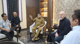 Foto: Wali Kota Makassar, Munafri Arifuddin bersama Diego Rivera dari Monash University