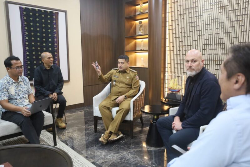 Foto: Wali Kota Makassar, Munafri Arifuddin bersama Diego Rivera dari Monash University