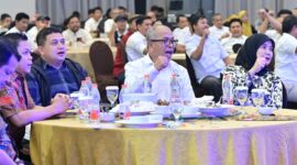 Foto: Wali Kota Makassar, Munafri Arifuddin, bersama Wakil Wali Kota Makassar, Aliyah Mustika Ilham pada acara Pelantikan Pengurus Provinsi Persatuan Olahraga Domino Indonesia (PORDI) Sulawesi Selatan