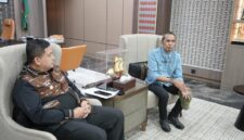 Foto: Wali Kota Makassar, Munafri Arifuddin bersama Hambali Komisioner KPU Kota Makassar