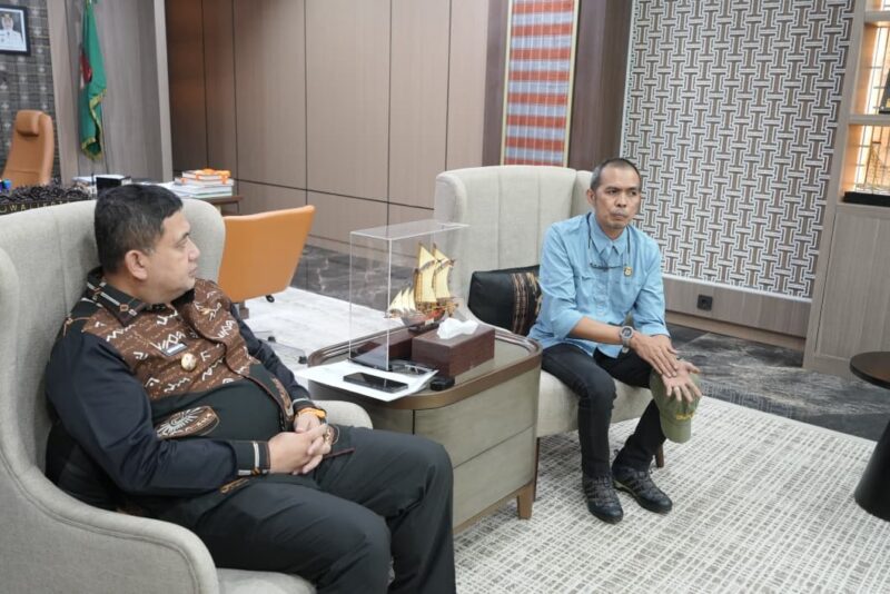 Foto: Wali Kota Makassar, Munafri Arifuddin bersama Hambali Komisioner KPU Kota Makassar