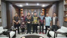 Foto: Walikota Makassar Munafri Arifuddin bersama jajaran Perumda Terminal Makassar Metro