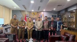 Foto: Wali Kota Makassar, Munafri Arifuddin dan rombongan bersama Direktur Jenderal Bina Keuangan Daerah (Keuda) Kementerian Dalam Negeri Republik Indonesia, Dr. Drs. Agus Fatoni
