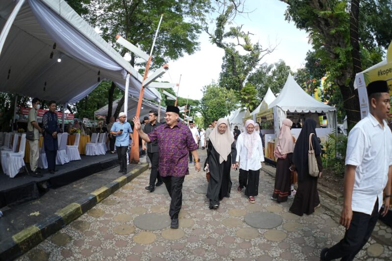 Foto: Wali Kota Makassar, Munafri Arifuddin saat membuka secara resmi Karebosi Ramadan Fair 2026