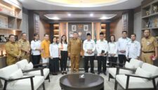 Foto: Wali Kota Makassar, Munafri Arifuddin bersama Kepala Kantor Kementerian Agama dan Forum Kerukunan Umat Beragama (FKUB)