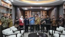 Foto: Wali Kota Makassar, Munafri Arifuddin bersama Kepala Kantor Kementerian Haji dan Umrah Kota Makassar