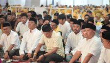 Foto: Buka puasa bersama Partai Golkar yang dirangkaikan dengan salat Tarawih berjamaah