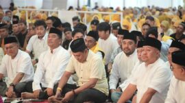 Foto: Buka puasa bersama Partai Golkar yang dirangkaikan dengan salat Tarawih berjamaah
