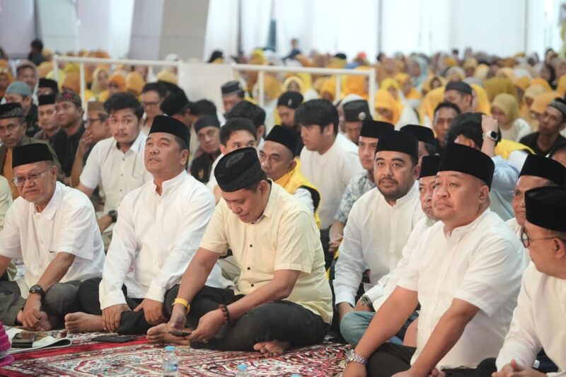 Foto: Buka puasa bersama Partai Golkar yang dirangkaikan dengan salat Tarawih berjamaah