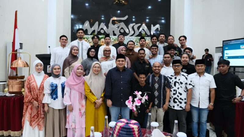 Wali Kota Makassar, Munafri Arifuddin, bersama pelaku industri kreatif dan selebgram 