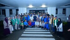 Walikota dan Wakil Walikota Makassar bersama Ketua dan pengurus KNPI Kota Makassar