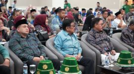 Wali Kota Makassar, Munafri Arifuddin di kegiatan Musyawarah Besar (Mubes) ke-VIII Dewan Pimpinan Pusat Kerukunan Keluarga Daerah Barru (DPP-KKDB)