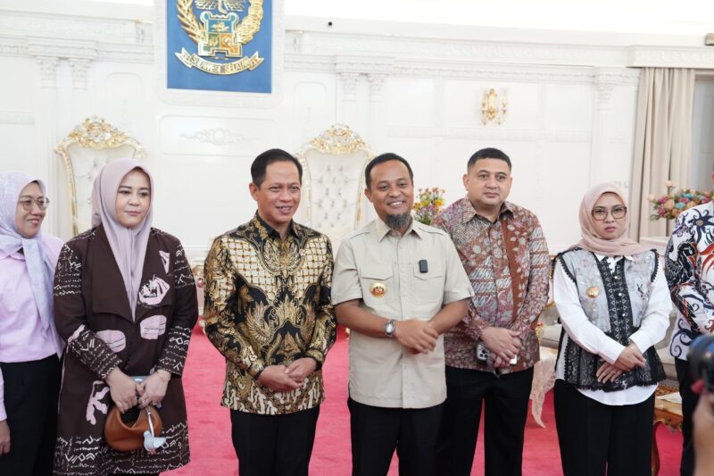 Wali Kota Makassar bersama Bupati Gowa, Gubernur dan Wakil Gubernur Sulawesi Selatan mendampingi Menteri Lingkungan Hidup RI, Hanif Faisol Nurofiq