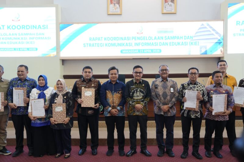 Wali Kota Makassar, Munafri Arifuddin bersama beberapa Kepala Daerah di Sulsel