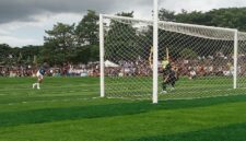 suasana adu pinalti antara Binamu FC dan Bontoramba FC