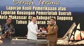 Wali Kota Makassar, Munafri Arifuddin bersama Kepala BPK RI Perwakilan Sulawesi Selatan, Winner Franky Halomoan Manalu, S.E., Ak., M.Ak.,