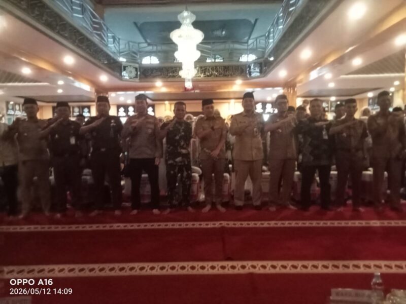 Bupati Jeneponto, H. Paris Yasir, SE., MM bersama forkopimda saat pelepasan JCH 