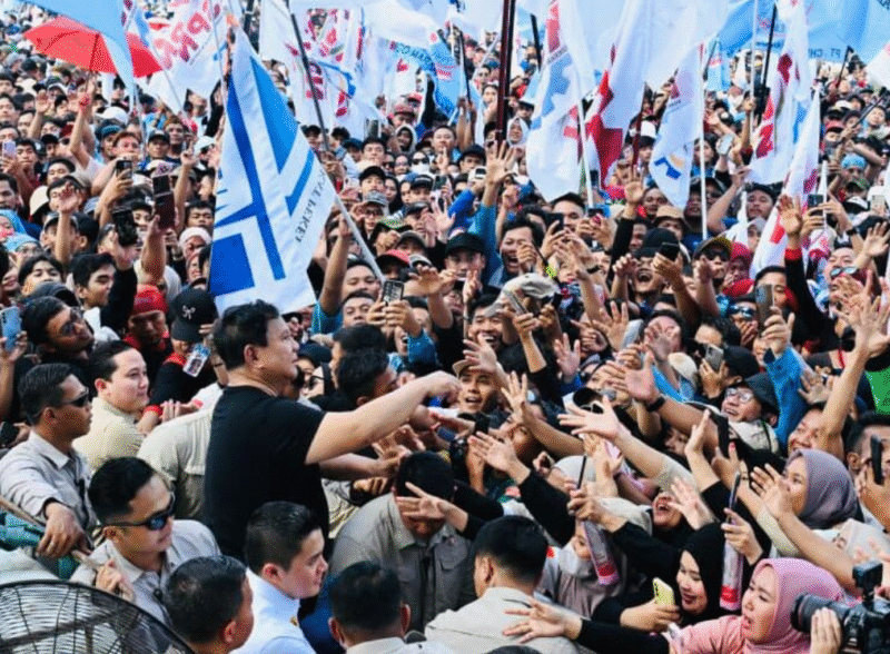 Presiden Prabowo Subianto saat peringatan Hari Buruh Internasional di Monas (Foto: BPMI Setpres)