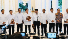 Kapolri Jenderal Listyo Sigit Prabowo bersama Komisi Percepatan Reformasi Polri (KPRP)
