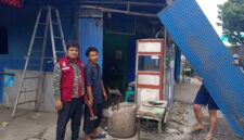 pembongkaran bangunan ysecara sukarela yang berdiri di atas saluran drainase