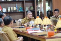 Bupati Jeneponto H. Paris Yasir, SE., MM saat memimpin Rapat Koordinasi Pencegahan dan Penanganan Anak Tidak Sekolah (ATS) Tahun 2026