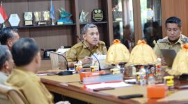 Bupati Jeneponto H. Paris Yasir, SE., MM saat memimpin Rapat Koordinasi Pencegahan dan Penanganan Anak Tidak Sekolah (ATS) Tahun 2026
