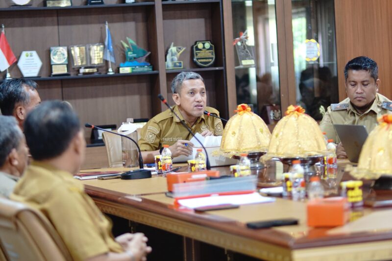 Bupati Jeneponto H. Paris Yasir, SE., MM saat memimpin Rapat Koordinasi Pencegahan dan Penanganan Anak Tidak Sekolah (ATS) Tahun 2026