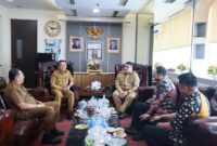 Walikota Makassar, Munafri Arifuddin saat bertemu Direktur Jenderal (Dirjen) Bina Keuangan Daerah (Keuda) Kementerian Dalam Negeri (Kemendagri)
