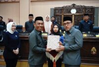 Bupati Jeneponto H. Paris Yasir, S.E., M.M., bersama Ketua DPRD Kabupaten Jeneponto Didis Suryadi,