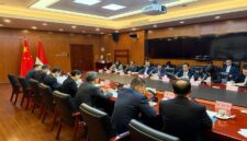 Menteri Keuangan Purbaya Yudhi Sadewa dalam pertemuan bilateral dengan Menteri Keuangan Republik Rakyat Tiongkok (RRT), Lan Fo’an Beijing (*Dok Kemenkeu)
