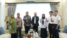 Wali Kota Makassar, Munafri Arifuddin bersama Kepala Balai Besar BMKG Wilayah IV Makassar